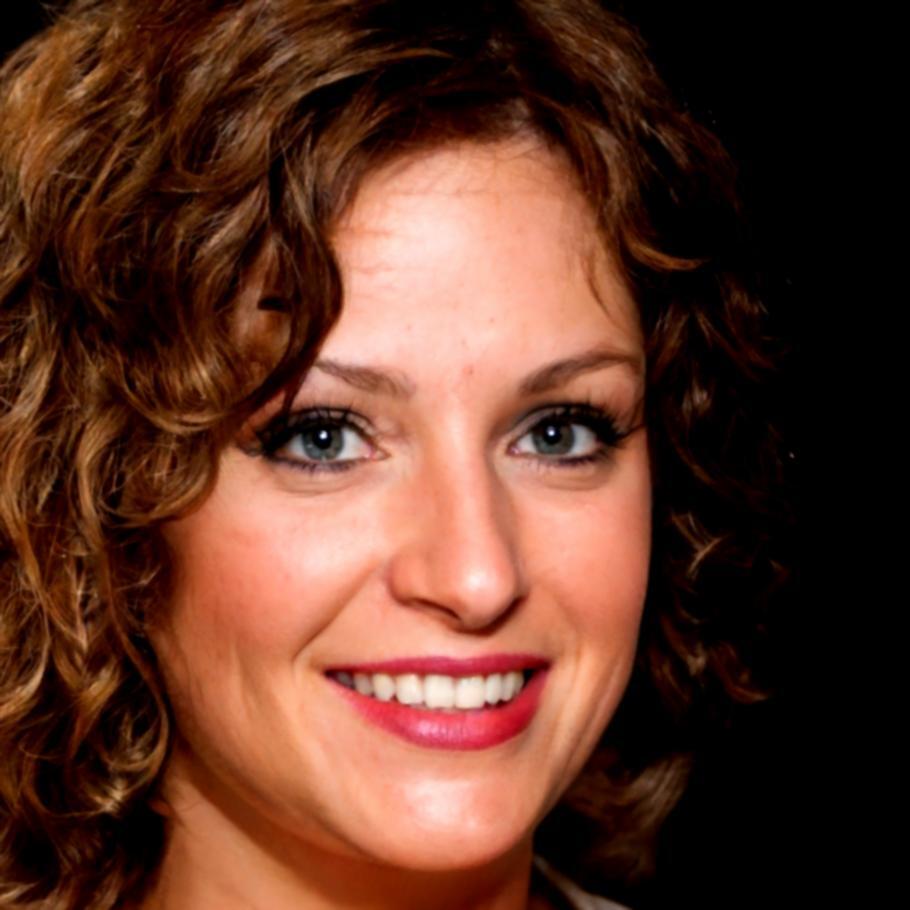 Prof. Lisa Weber - Spezialistin für Excel-Modellierung